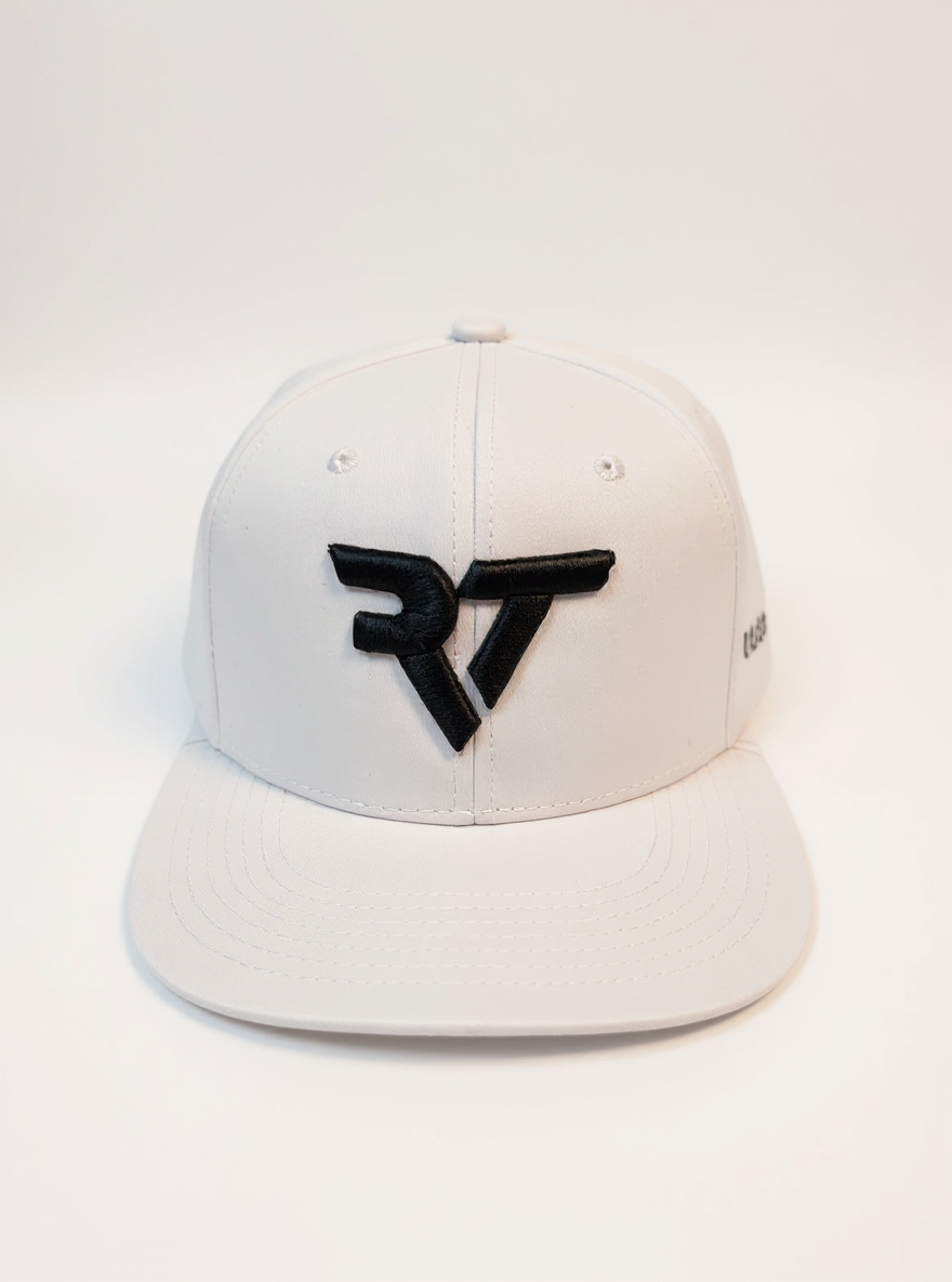 Gorra Blanca de Roberto Tapia
