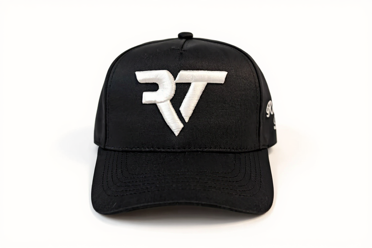 Gorra Negra de Roberto Tapia